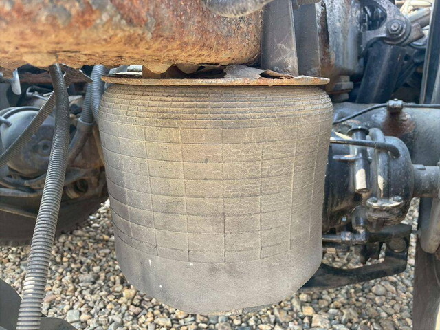 日野プロフィアトレーラーヘッド（トラクターヘッド）大型（10t）[写真12]