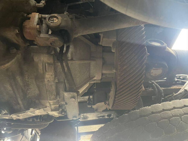 日野プロフィアトレーラーヘッド（トラクターヘッド）大型（10t）[写真13]