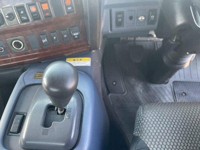 日野プロフィアトレーラーヘッド（トラクターヘッド）大型（10t）[写真17]