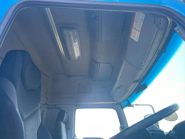 日野プロフィアトレーラーヘッド（トラクターヘッド）大型（10t）[写真18]