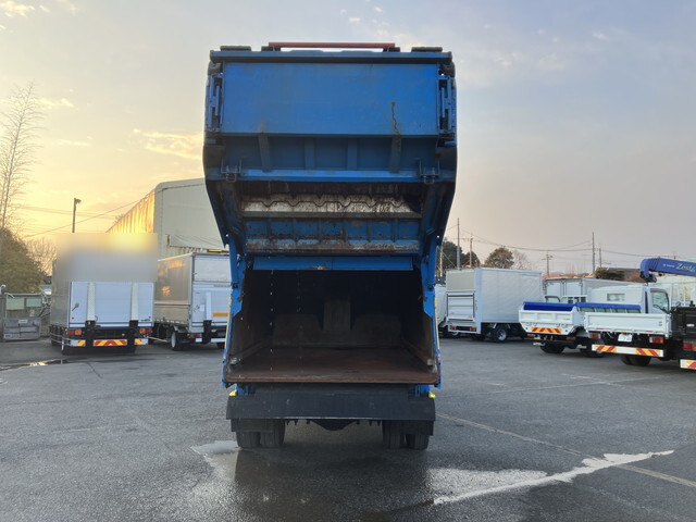 三菱ふそうキャンターパッカー車（塵芥車）小型（2t・3t）[写真11]