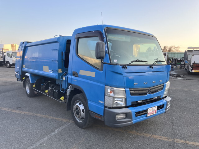三菱ふそうキャンターパッカー車（塵芥車）小型（2t・3t）[写真03]
