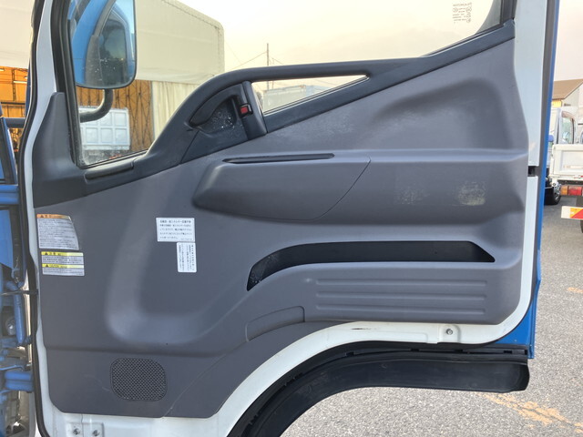 三菱ふそうキャンターパッカー車（塵芥車）小型（2t・3t）[写真30]