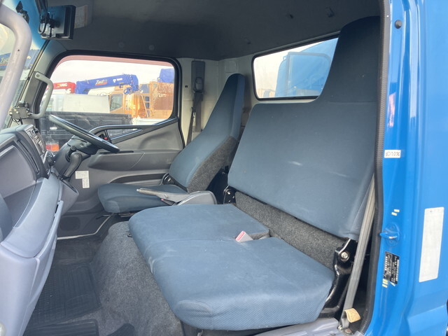 三菱ふそうキャンターパッカー車（塵芥車）小型（2t・3t）[写真32]