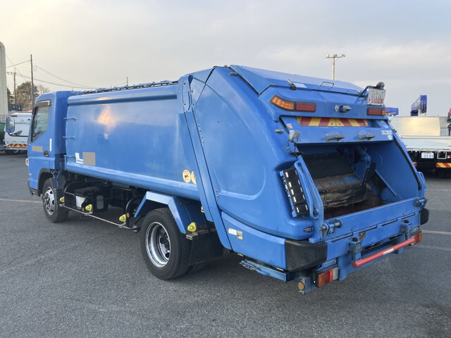 三菱ふそうキャンターパッカー車（塵芥車）小型（2t・3t）[写真04]