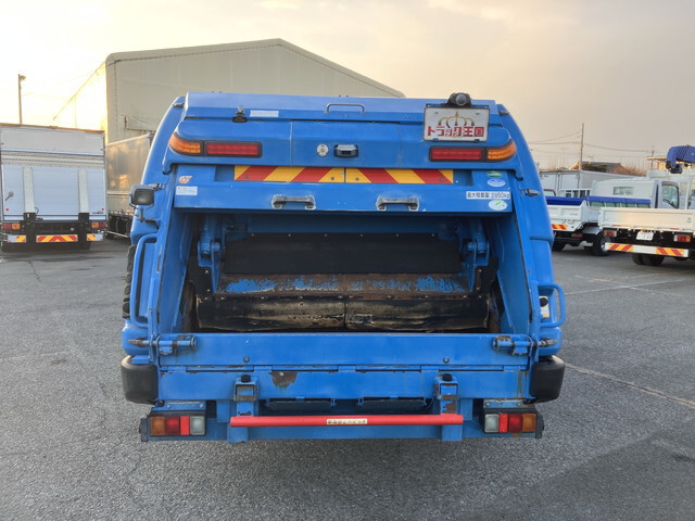 三菱ふそうキャンターパッカー車（塵芥車）小型（2t・3t）[写真08]