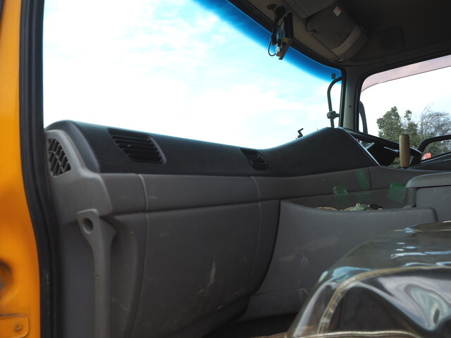 UDトラックスクオンクレーン4段大型（10t）[写真31]