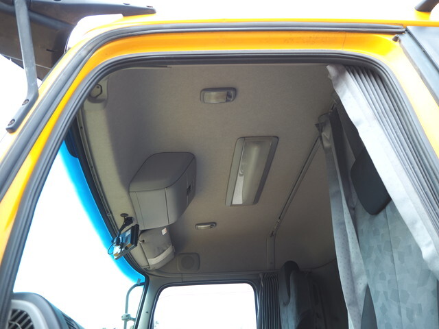 UDトラックスクオンクレーン4段大型（10t）[写真32]