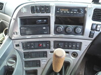 UDトラックスクオンクレーン4段大型（10t）[写真39]