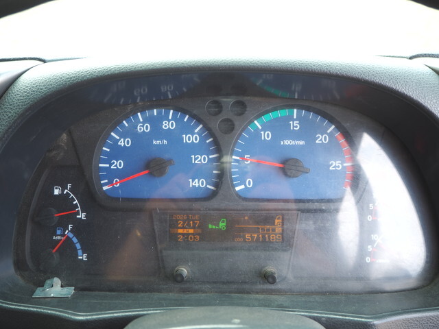 UDトラックスクオンクレーン4段大型（10t）[写真39]