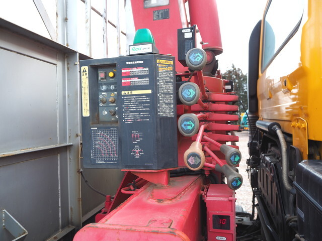 UDトラックスクオンクレーン4段大型（10t）[写真08]