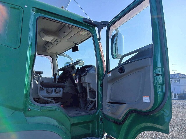 三菱ふそうスーパーグレートアルミブロック大型（10t）[写真40]