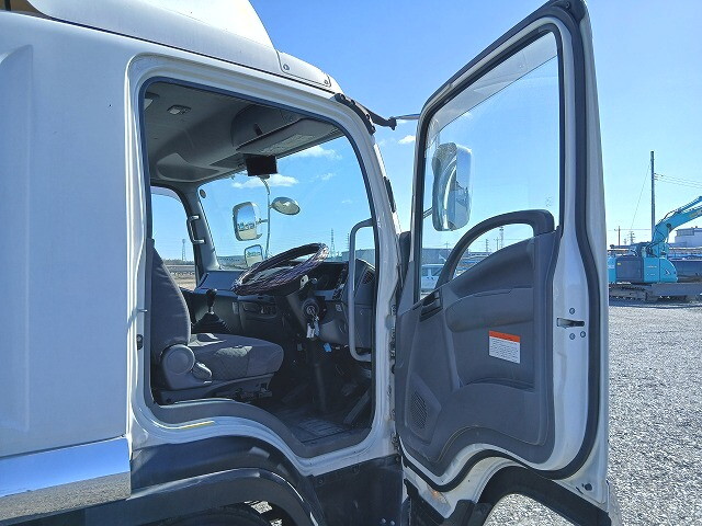 いすゞフォワードアルミウイング中型（4t）[写真18]