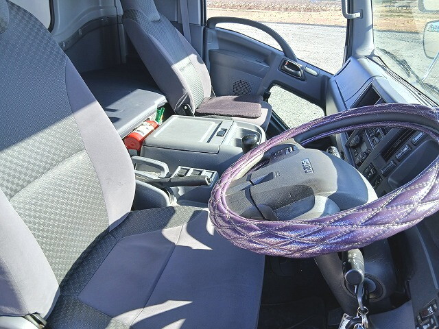 いすゞフォワードアルミウイング中型（4t）[写真20]