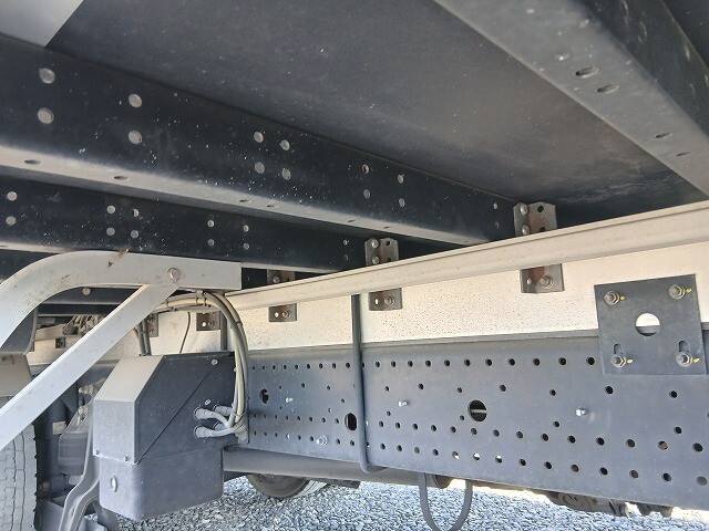 いすゞフォワードアルミウイング中型（4t）[写真33]