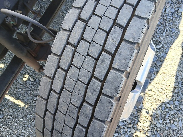 いすゞフォワードアルミウイング中型（4t）[写真40]