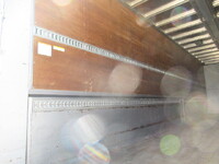 いすゞギガアルミウイング大型（10t）[写真12]