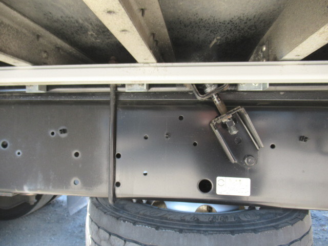 いすゞギガアルミウイング大型（10t）[写真15]