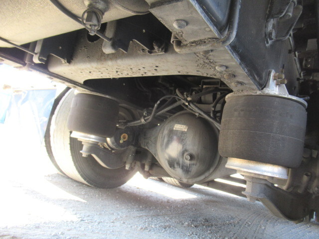 いすゞギガアルミウイング大型（10t）[写真17]