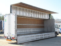 いすゞギガアルミウイング大型（10t）[写真02]