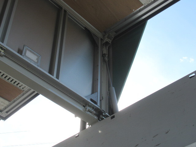 UDトラックスクオンアルミウイング大型（10t）[写真17]