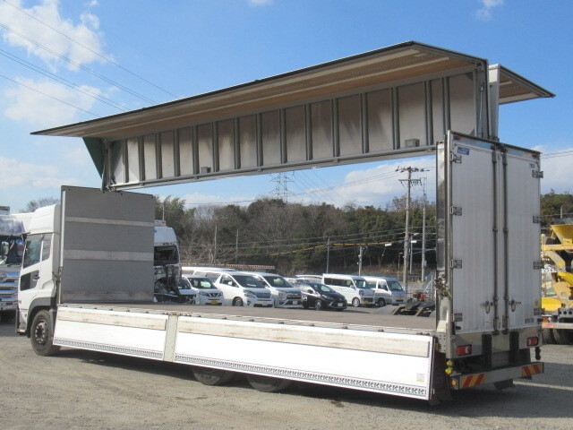 UDトラックスクオンアルミウイング大型（10t）[写真02]