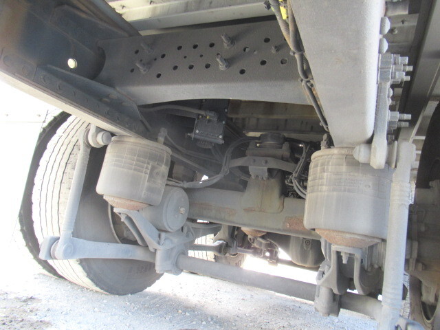 UDトラックスクオンアルミウイング大型（10t）[写真20]