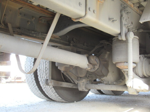 UDトラックスクオンアルミウイング大型（10t）[写真22]