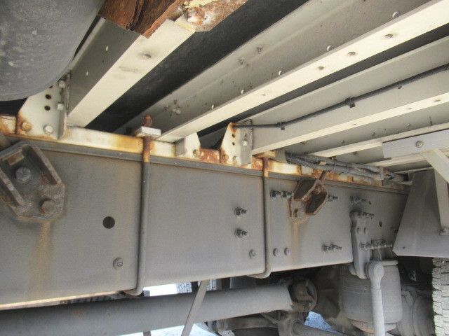 UDトラックスクオンアルミウイング大型（10t）[写真23]