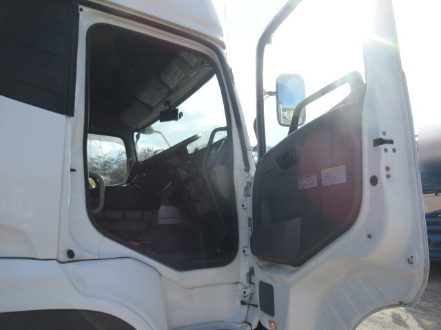 UDトラックスクオンアルミウイング大型（10t）[写真24]