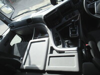 UDトラックスクオンアルミウイング大型（10t）[写真29]