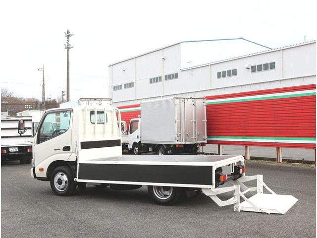 日野デュトロ平ボディ小型（2t・3t）[写真11]