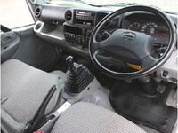 日野デュトロ平ボディ小型（2t・3t）[写真14]