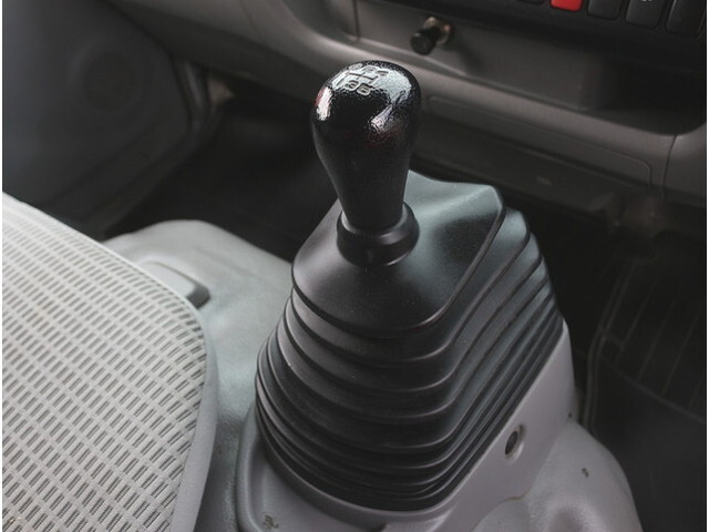 日野デュトロ平ボディ小型（2t・3t）[写真17]