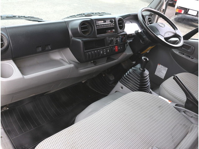 日野デュトロ平ボディ小型（2t・3t）[写真22]