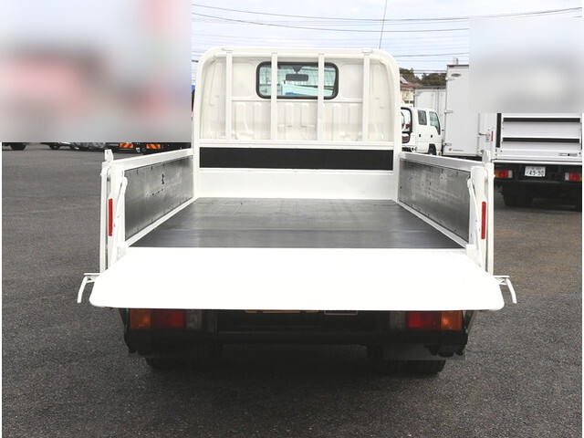 日野デュトロ平ボディ小型（2t・3t）[写真07]