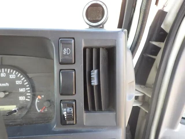 マツダタイタン平ボディ小型（2t・3t）[写真16]