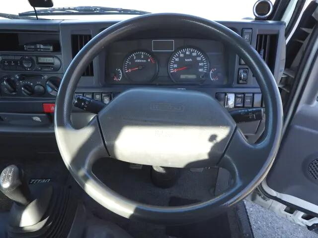 マツダタイタン平ボディ小型（2t・3t）[写真18]