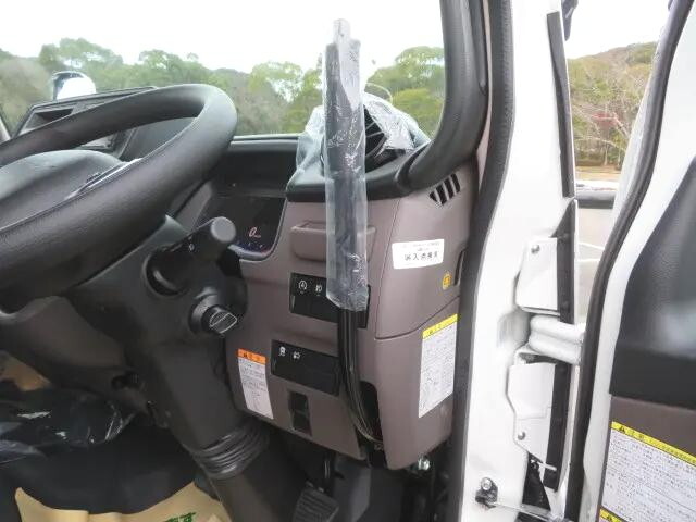 三菱ふそうキャンターダンプ小型（2t・3t）[写真19]