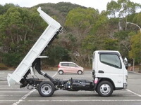三菱ふそうキャンターダンプ小型（2t・3t）[写真09]