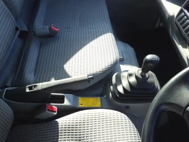 トヨタトヨエース平ボディ小型（2t・3t）[写真11]