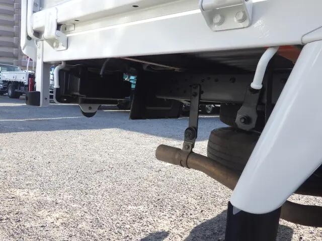 トヨタトヨエース平ボディ小型（2t・3t）[写真24]