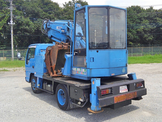 いすゞエルフ穴掘建柱車小型（2t・3t）[写真02]