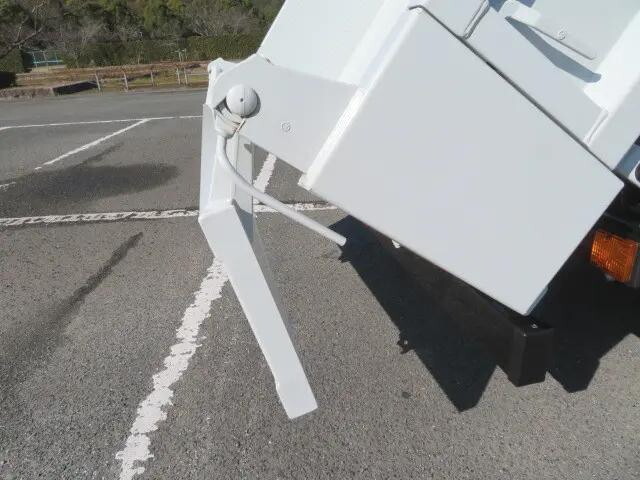三菱ふそうキャンターダンプ小型（2t・3t）[写真28]