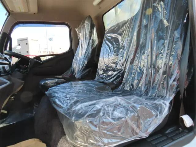 三菱ふそうキャンター平ボディ小型（2t・3t）[写真10]