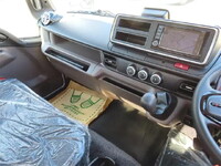 三菱ふそうキャンター平ボディ小型（2t・3t）[写真14]