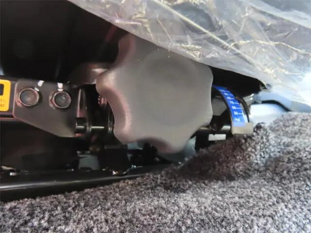 三菱ふそうキャンター平ボディ小型（2t・3t）[写真24]