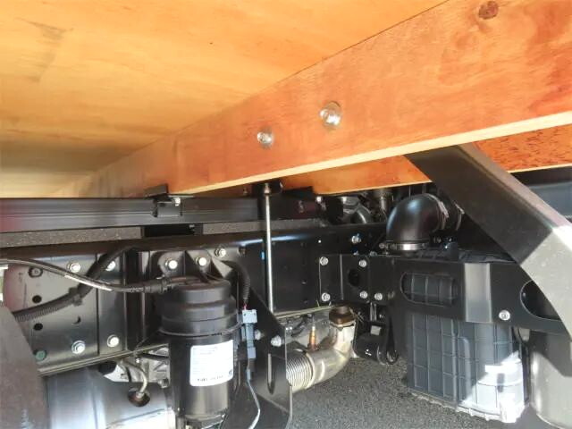 三菱ふそうキャンター平ボディ小型（2t・3t）[写真37]