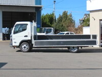 三菱ふそうキャンター平ボディ小型（2t・3t）[写真09]