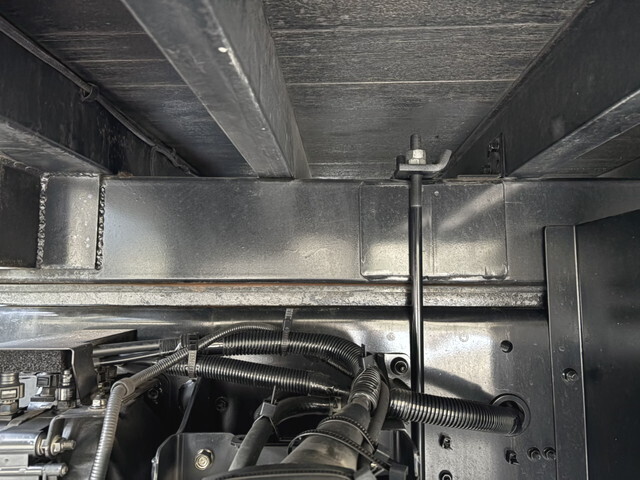 いすゞギガアルミブロック大型（10t）[写真19]